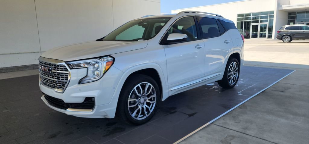 Used 2024 GMC Terrain Denali w/ Denali Premium Package