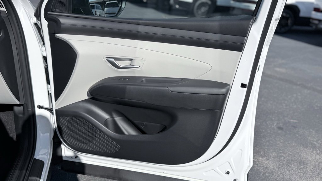 New 2026 Hyundai Tucson SE image 24