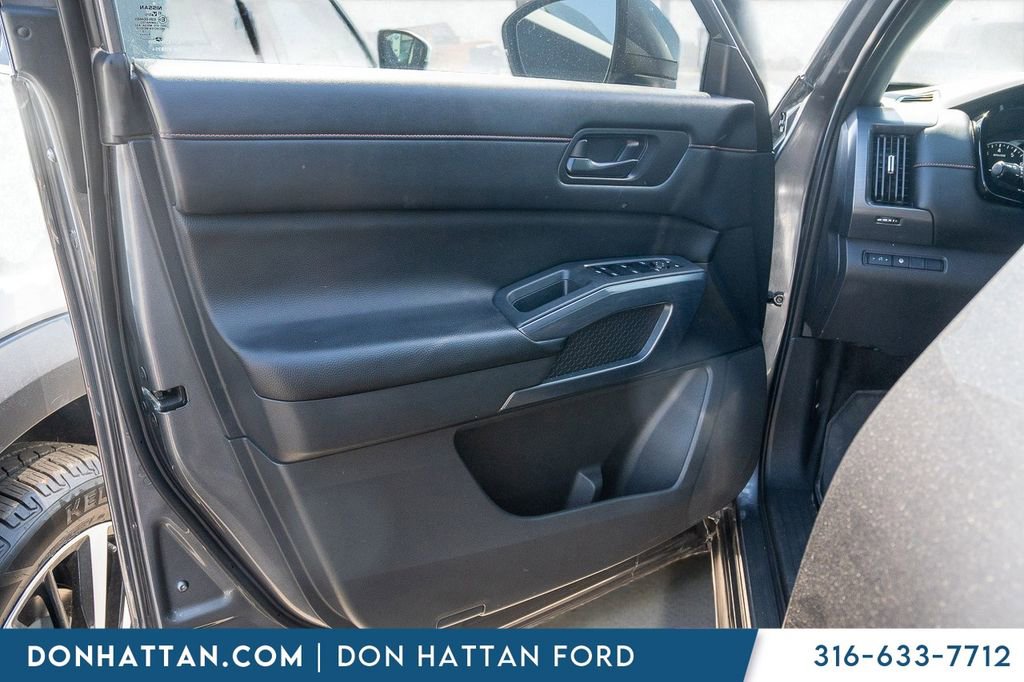 Used 2024 Nissan Pathfinder Rock Creek AWD/4WD image 16
