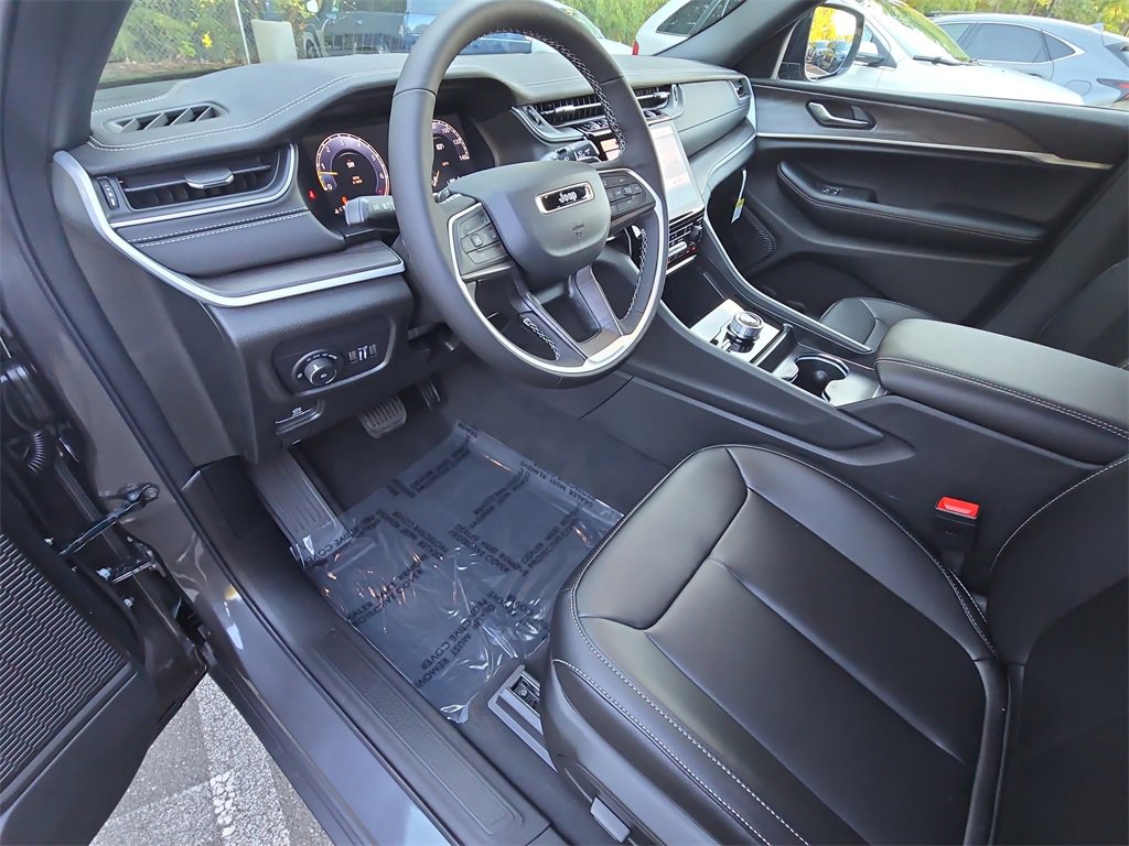 New 2025 Jeep Grand Cherokee Limited image 17
