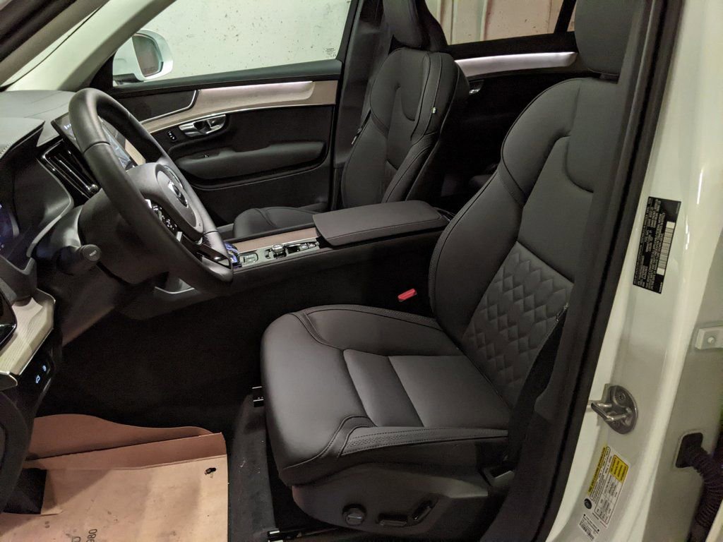 New 2025 Volvo XC90 T8 Core w/ Climate Package image 12