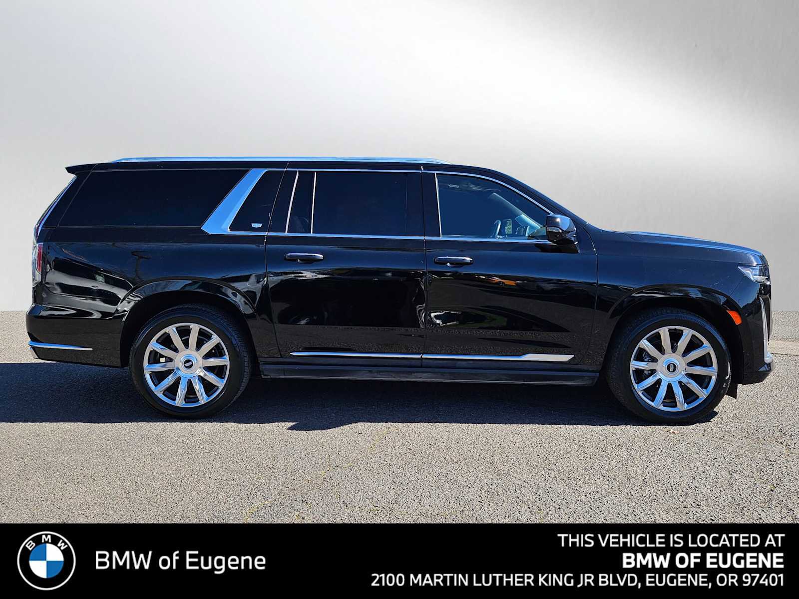 Used 2024 Cadillac Escalade ESV Premium Luxury Platinum AWD/4WD image 2