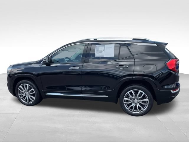 Used 2024 GMC Terrain Denali w/ Denali Premium Package AWD/4WD image 5