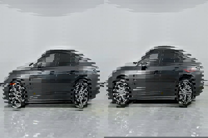 Used 2018 Porsche Panamera 4S image 7