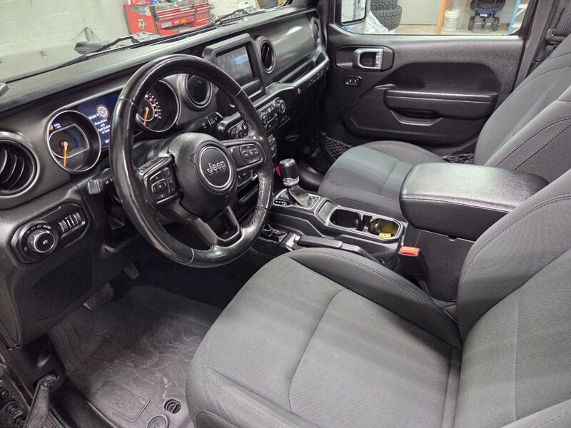 Used 2022 Jeep Wrangler Unlimited Sport AWD/4WD image 33