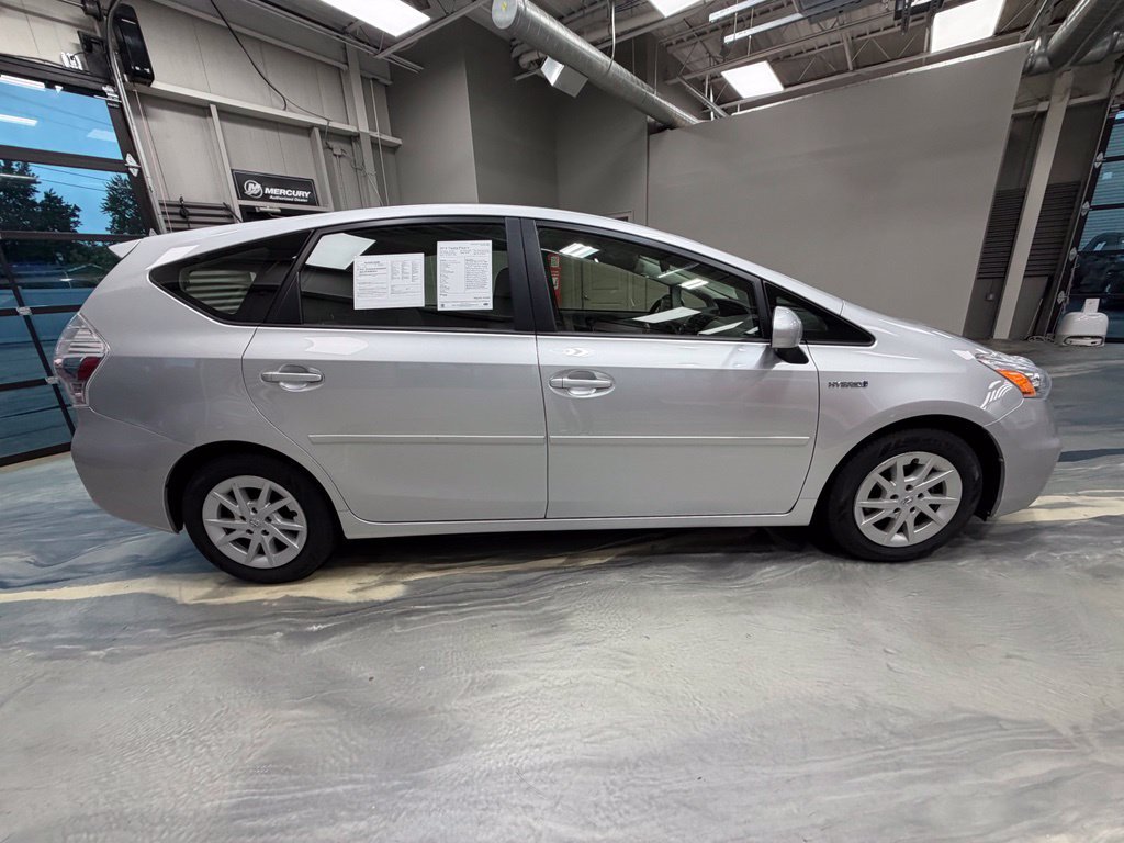 Used 2012 Toyota Prius V Three FWD image 28