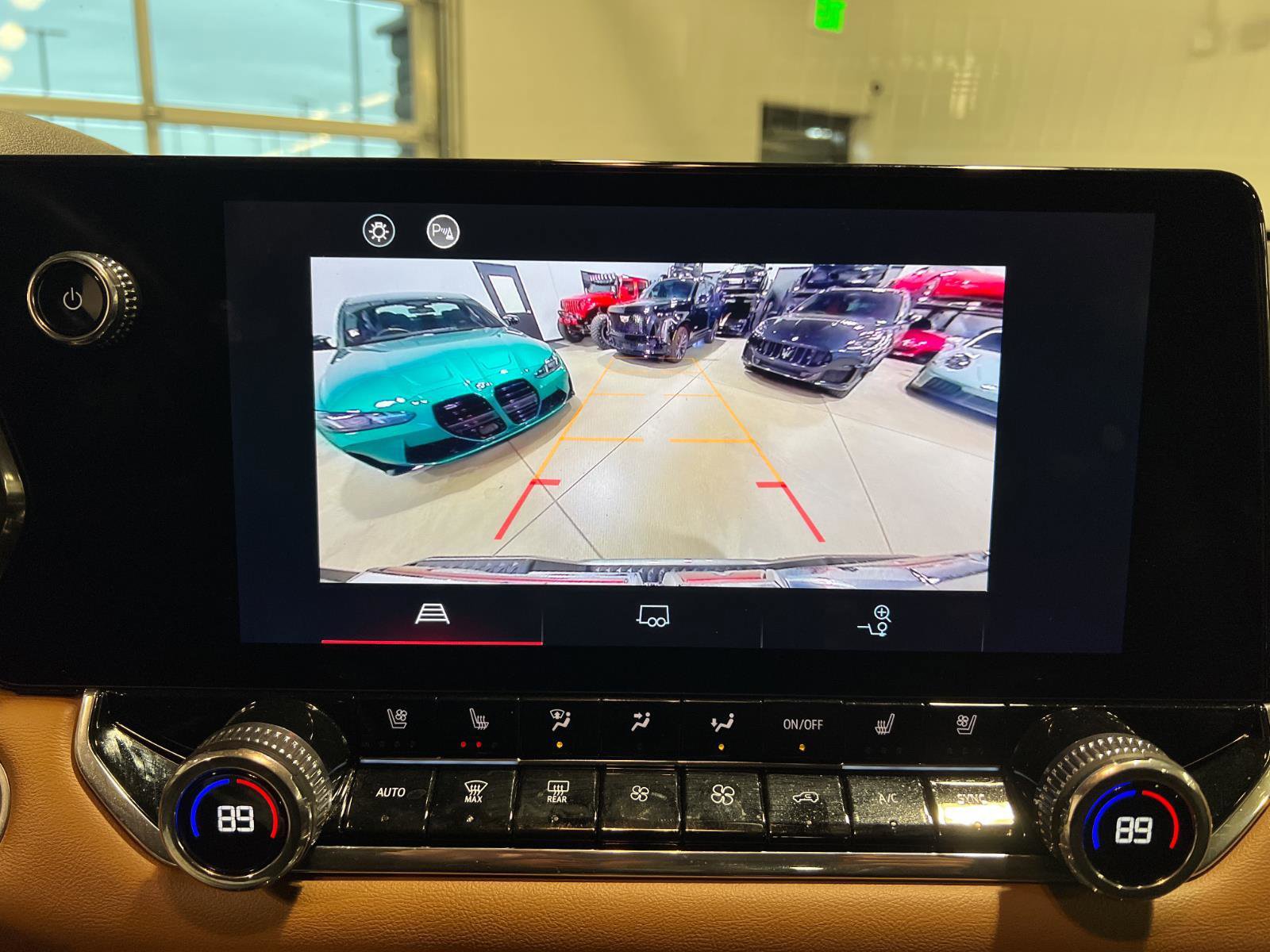 Used 2024 GMC Canyon AT4 w/ AT4 Premium Package image 18