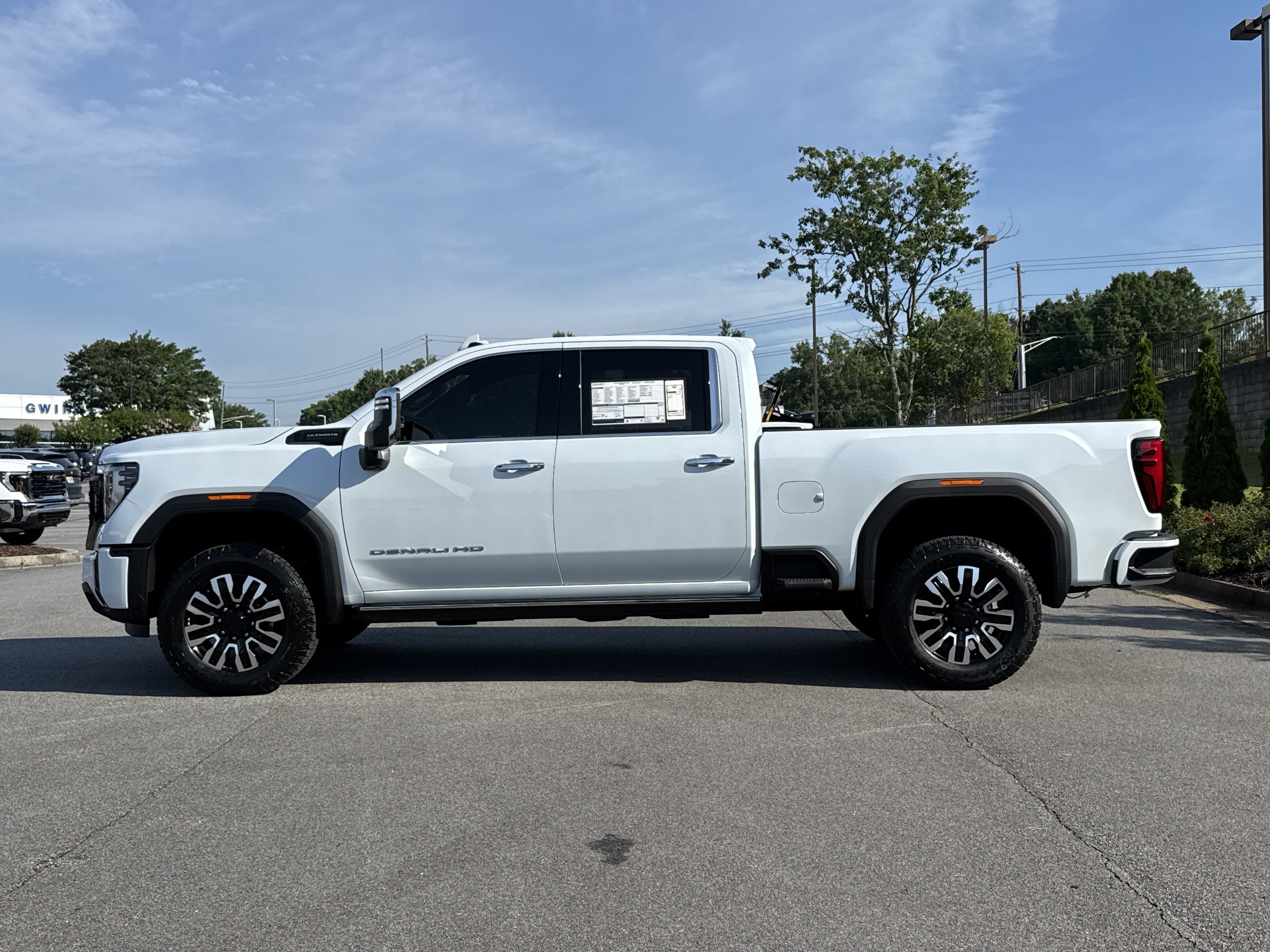 New 2026 GMC Sierra 2500 Denali Ultimate AWD/4WD image 13