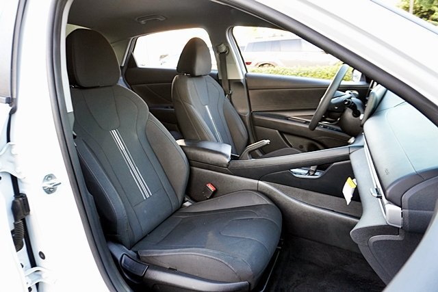 Used 2021 Hyundai Elantra SEL FWD image 19