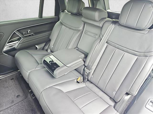 New 2025 Land Rover Range Rover Long Wheelbase SE image 15