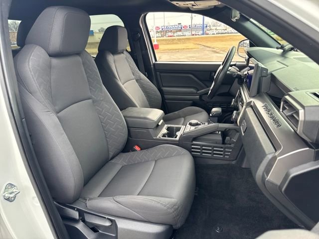 Used 2024 Toyota Tacoma SR5 AWD/4WD image 12