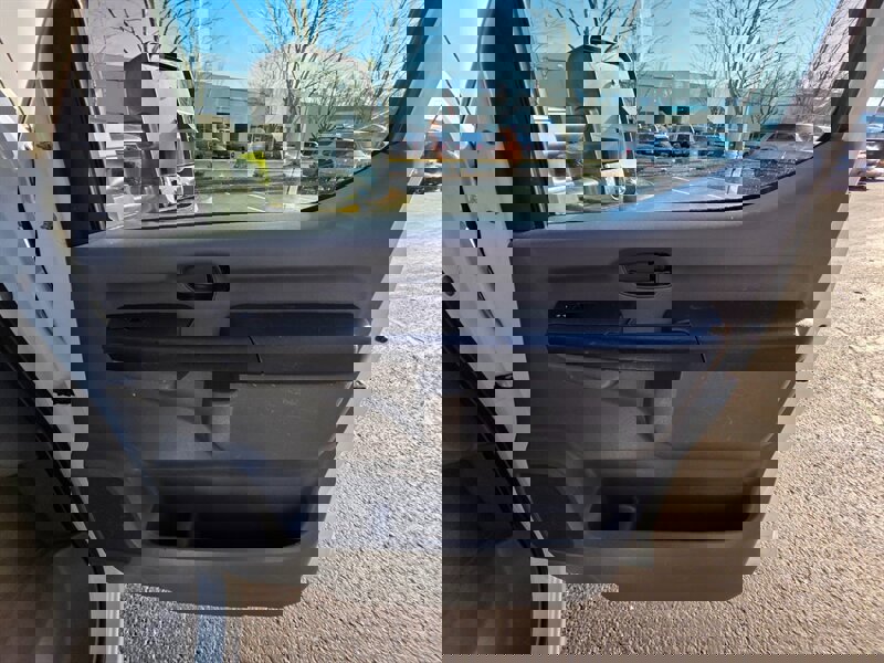 Used 2018 Nissan NV 3500 SL w/ Navigation Package image 32