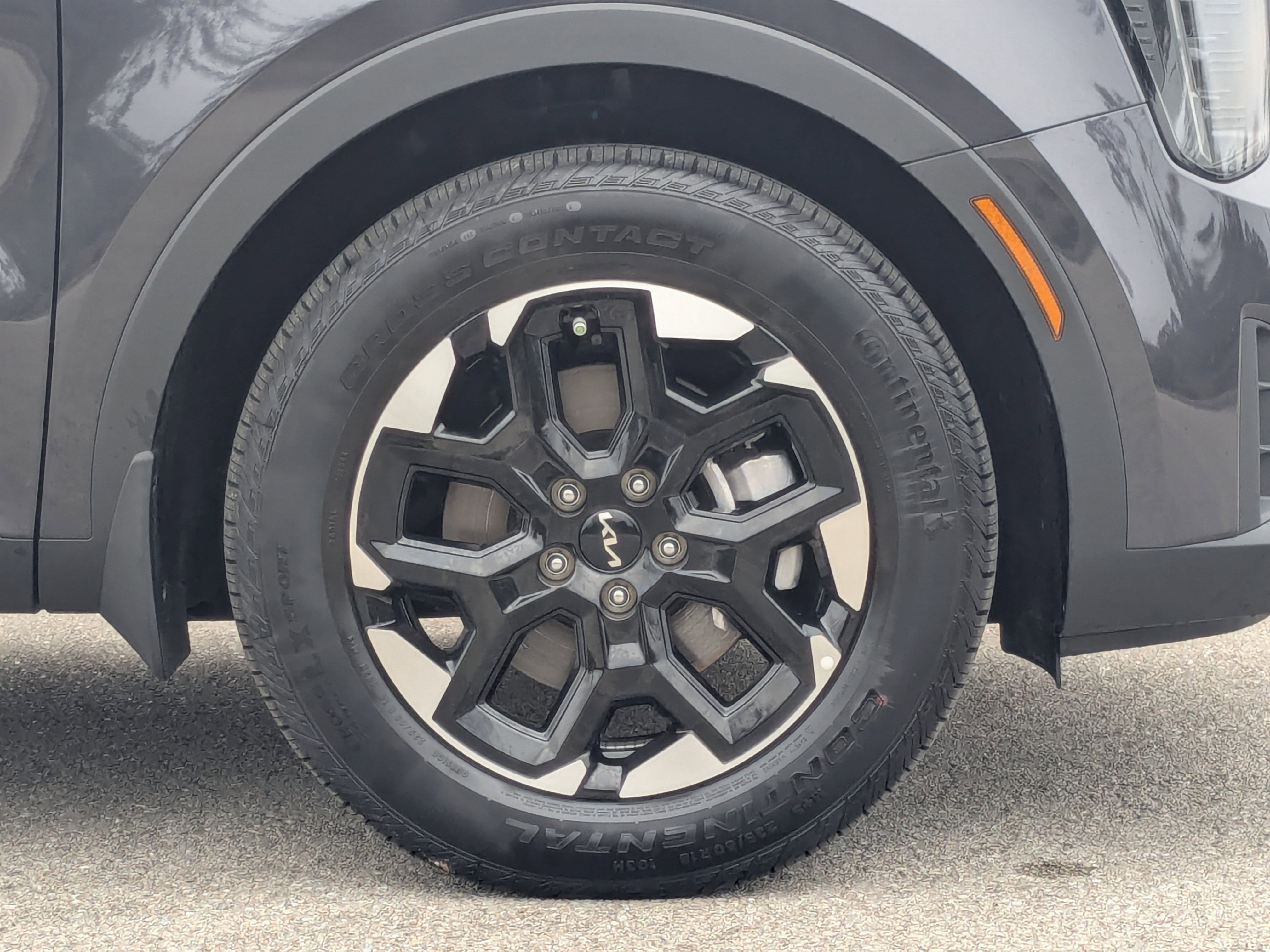 Certified 2025 Kia Sorento S w/ Panoramic Sunroof Package image 11