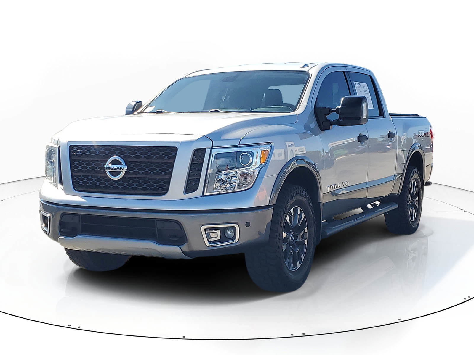 Used 2018 Nissan Titan PRO-4X w/ Pro-4x Convenience Package image 3