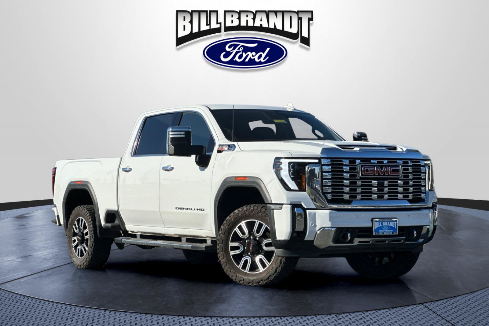 Used 2024 GMC Sierra 2500 Denali w/ Denali Reserve Package AWD/4WD image 1