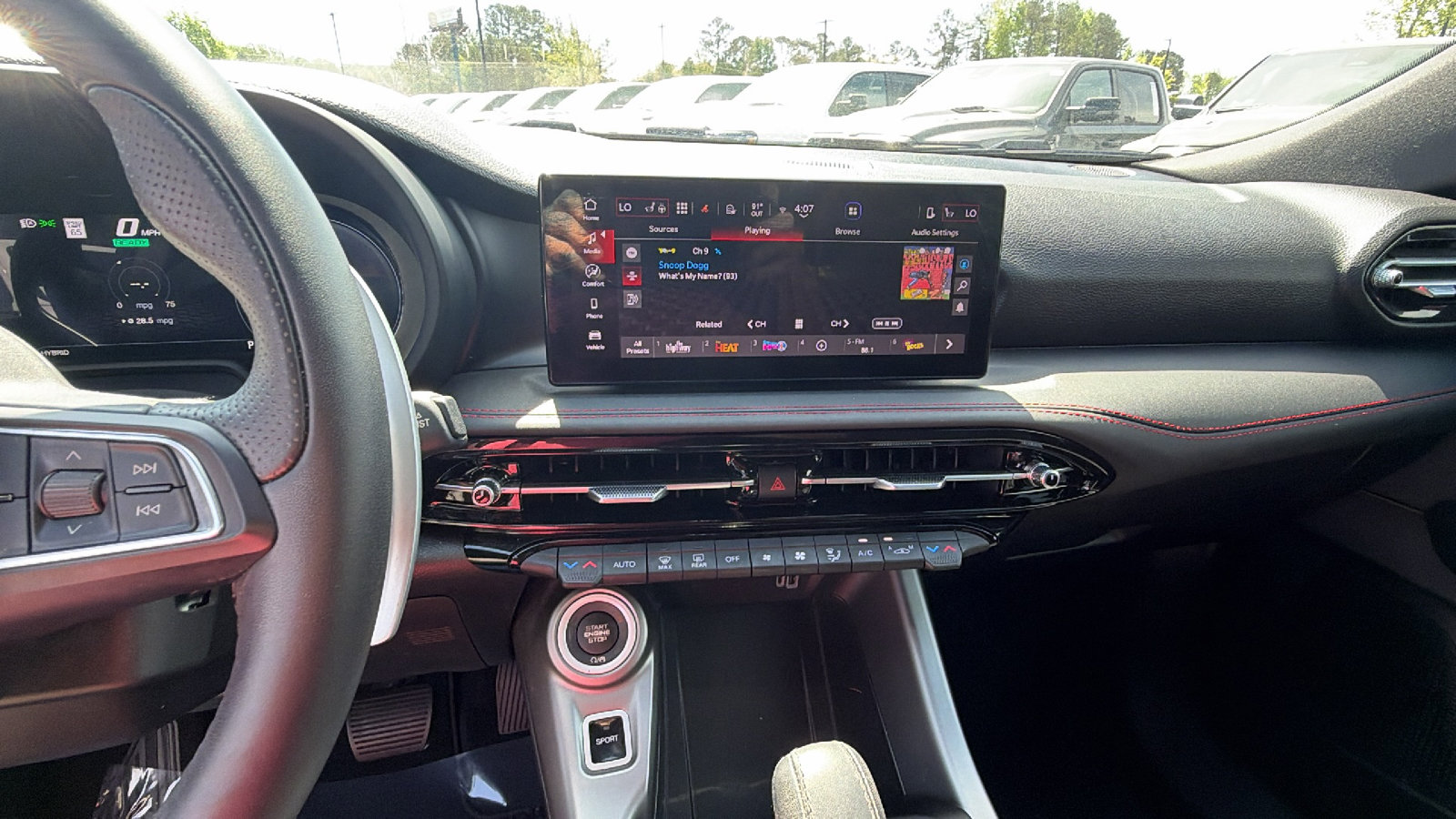 Used 2025 Dodge Hornet R/T w/ Tech Pack image 31