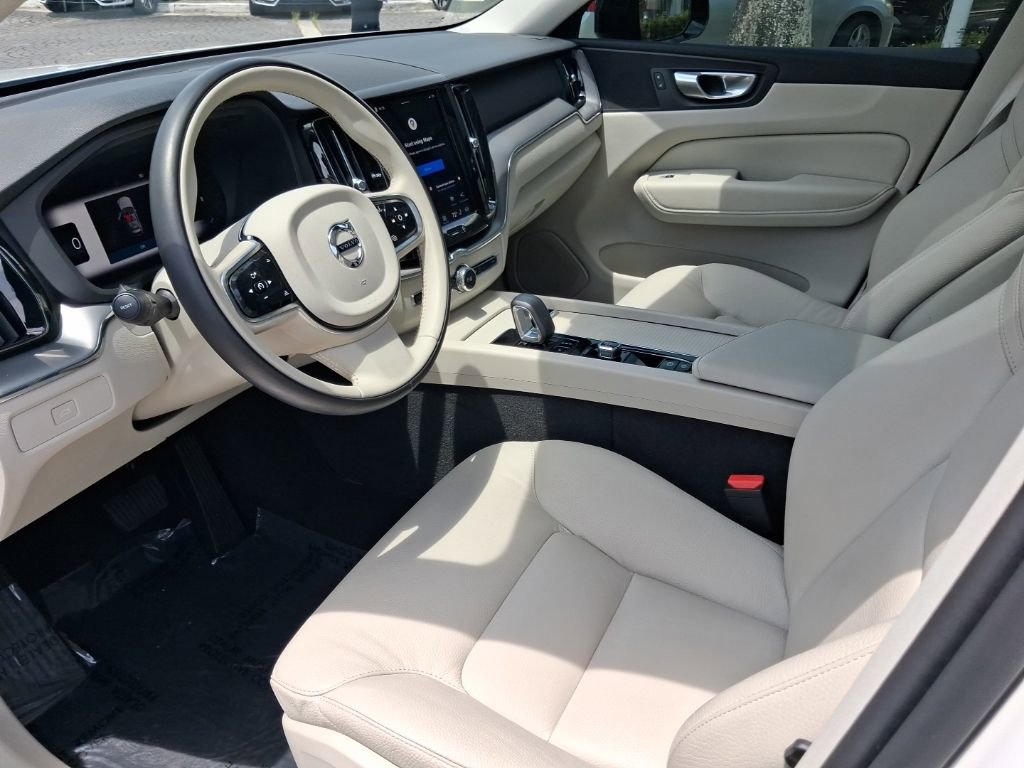 Certified 2024 Volvo XC60 B5 Core w/ Protection Package Premier AWD/4WD image 12