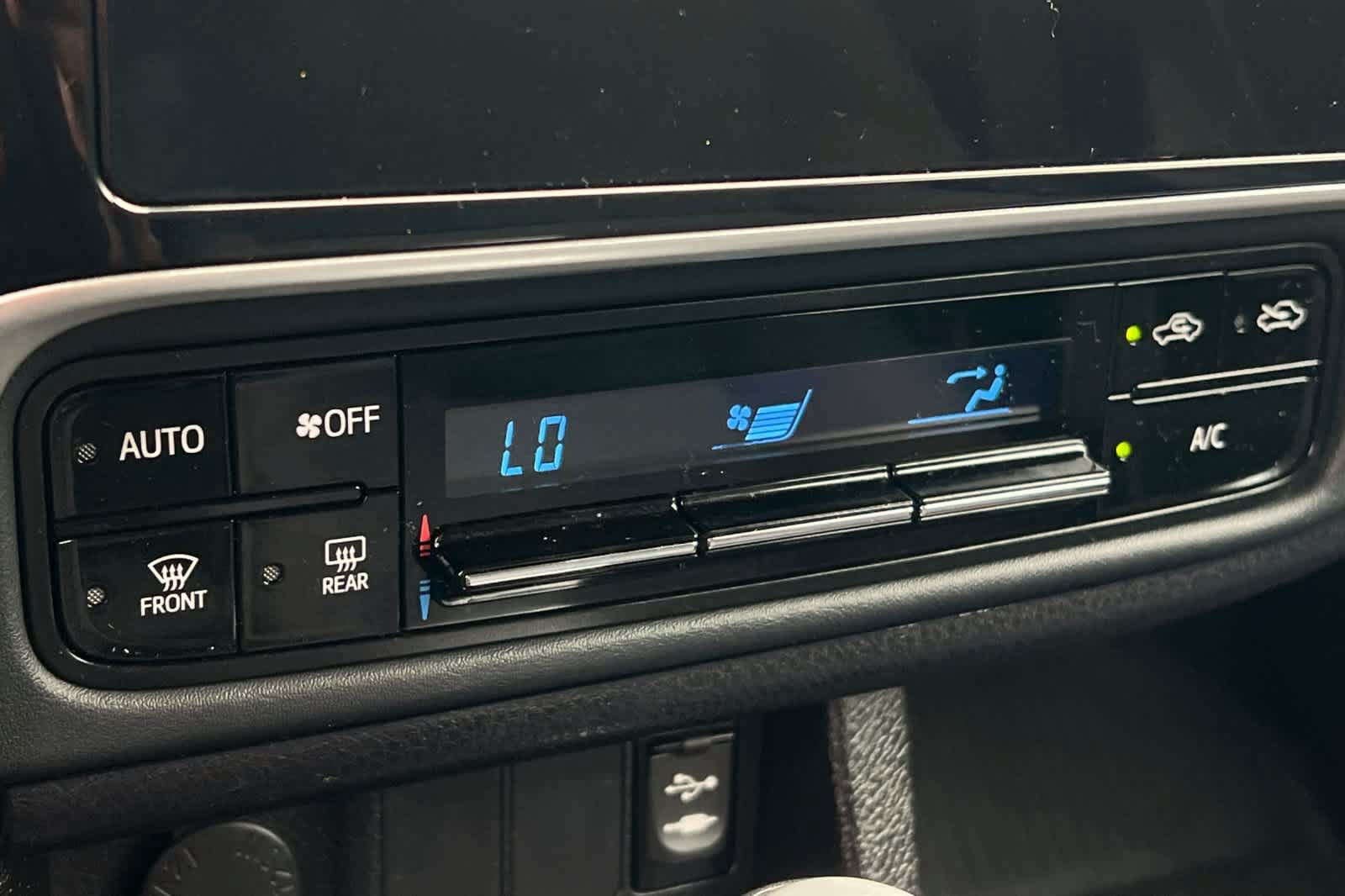 Used 2019 Toyota Corolla LE FWD image 22