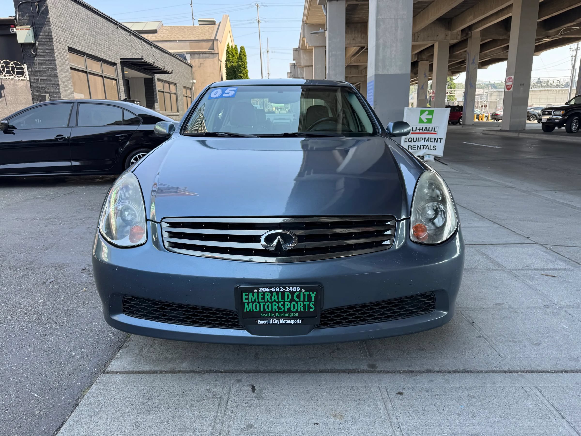 Used 2005 INFINITI G35 Sedan w/ (P03) Premium Pkg C RWD image 2