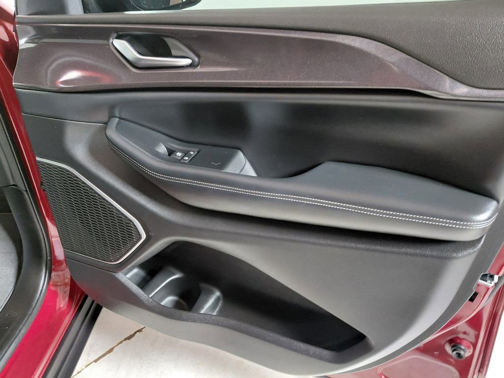 Used 2022 Jeep Grand Cherokee Altitude image 17