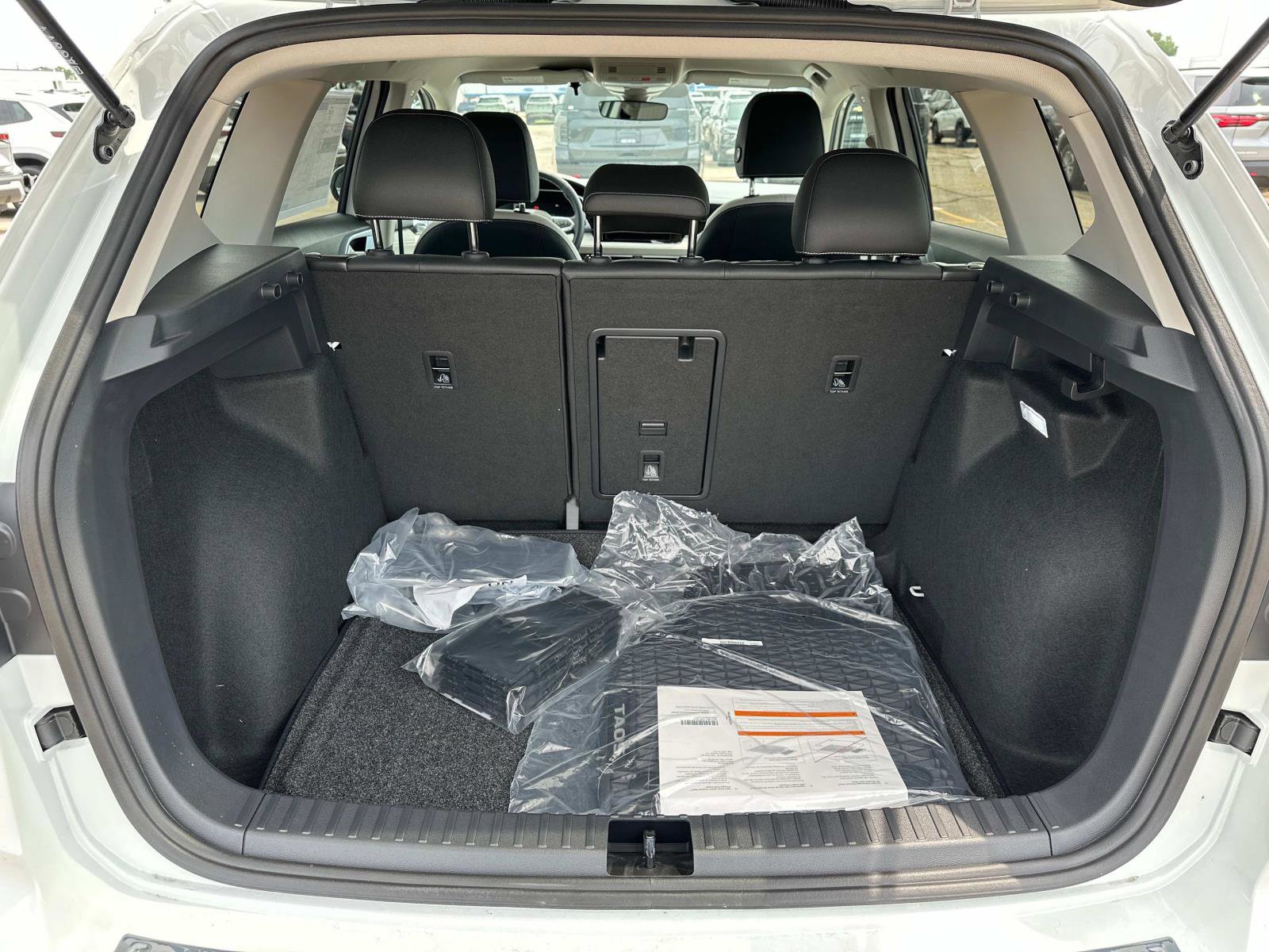 New 2025 Volkswagen Taos SE image 10