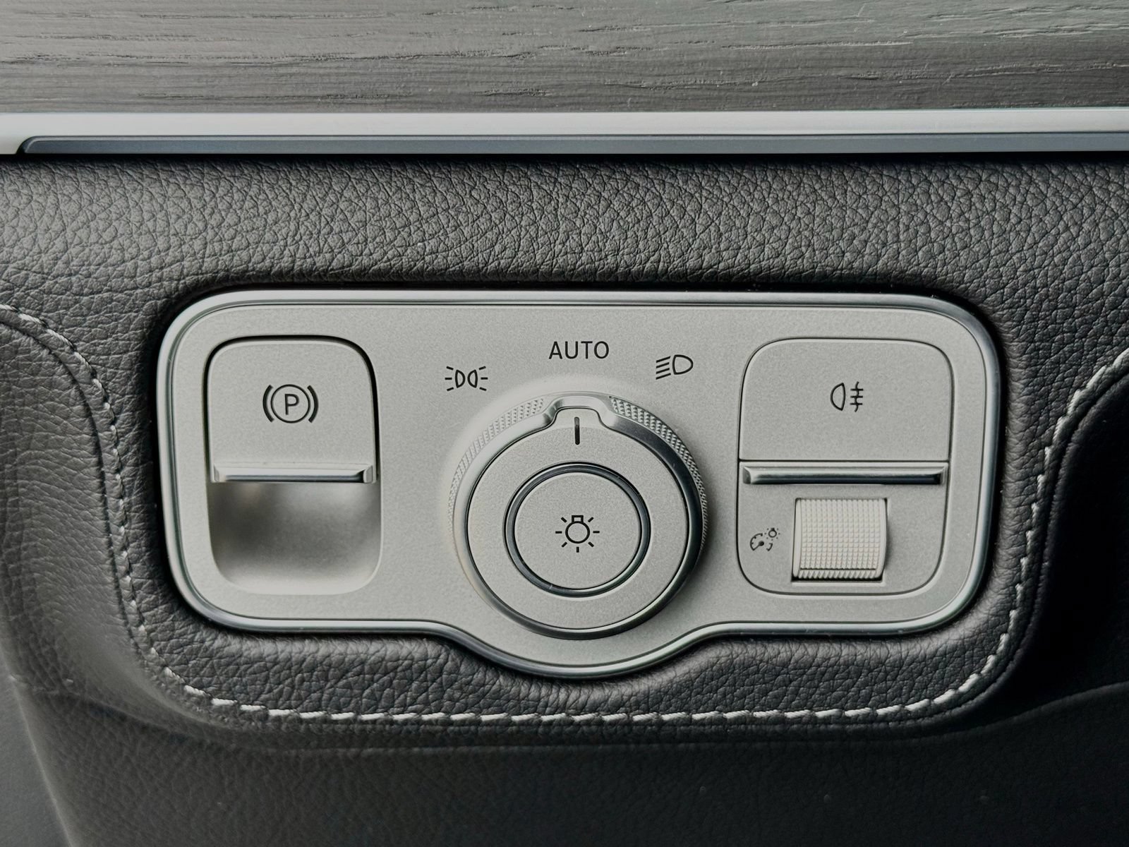 Used 2024 Mercedes-Benz GLE 350 4MATIC image 30