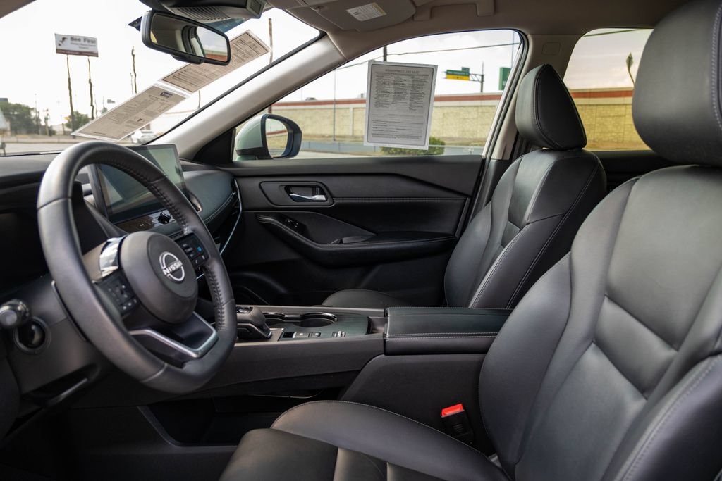 Used 2024 Nissan Rogue SL FWD image 13