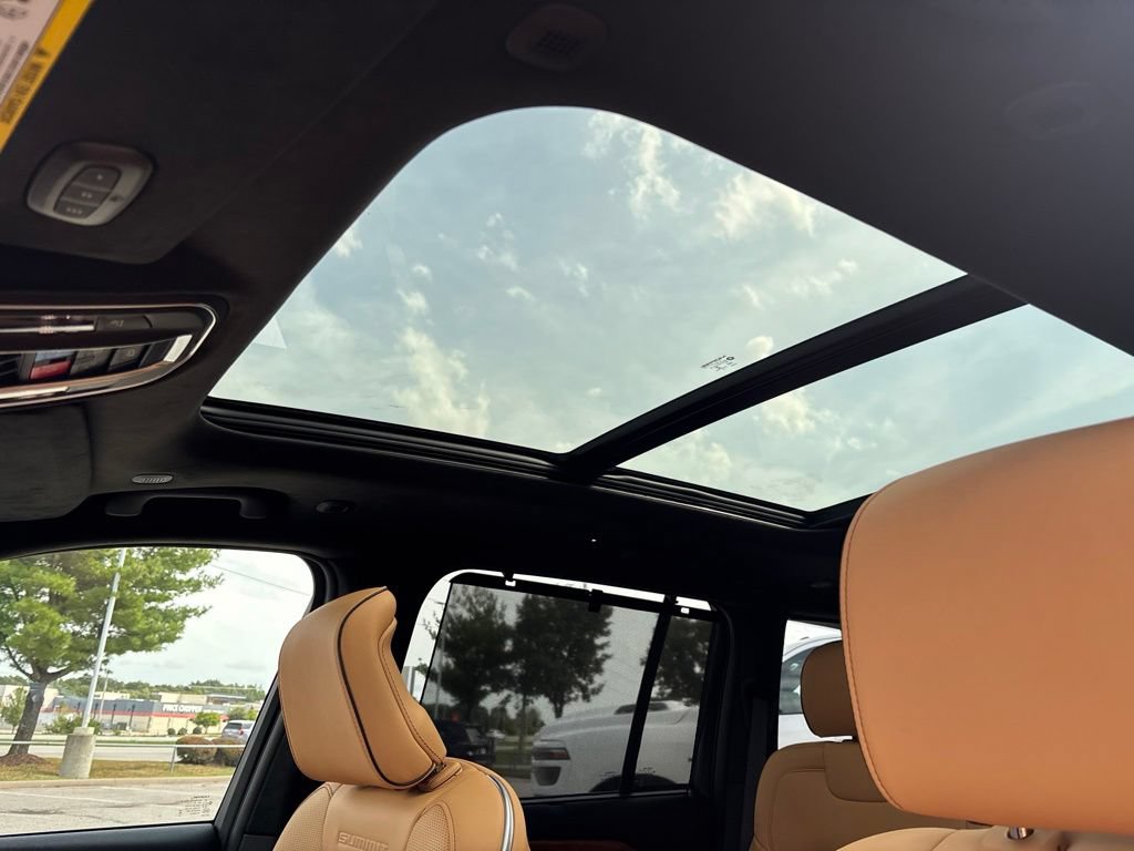 New 2027 Jeep Grand Cherokee Summit AWD/4WD image 5