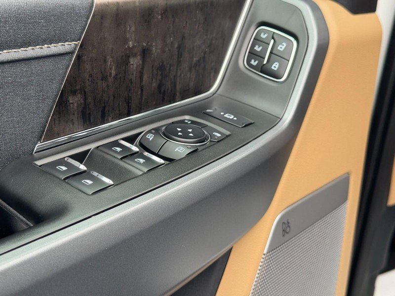 Used 2024 Ford F350 Lariat w/ Chrome Package image 24