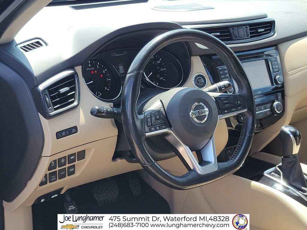 Used 2017 Nissan Rogue SL w/ SL Premium Package AWD/4WD image 12