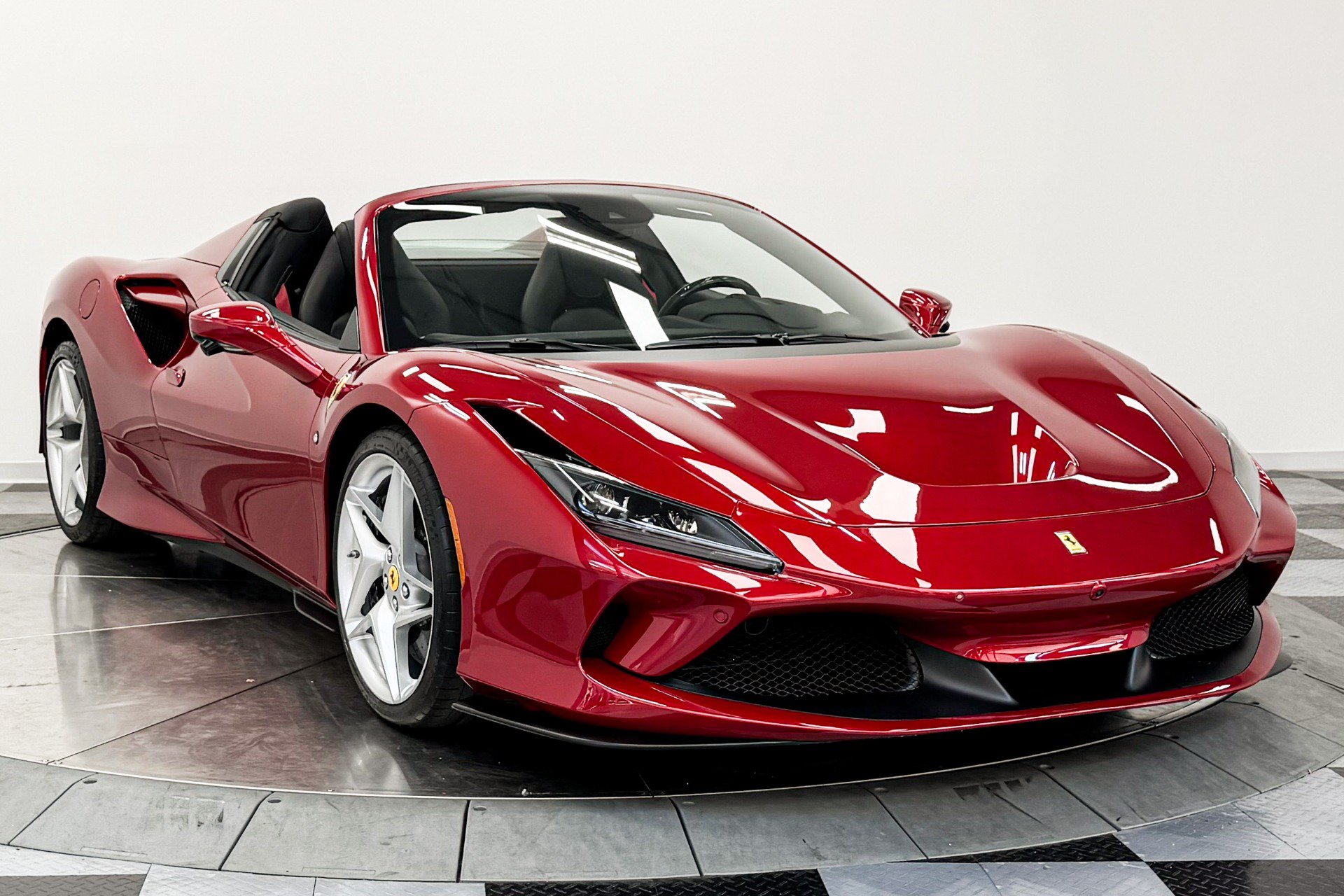 Used 2023 Ferrari F8 Tributo RWD image 3