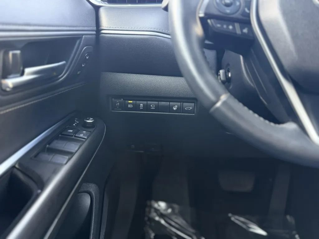 Used 2021 Toyota Venza Limited w/ Advanced Technology Package image 20