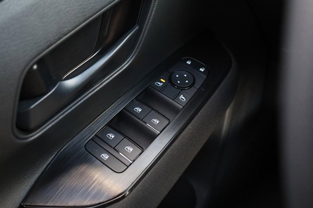 New 2026 Nissan Kicks S image 18