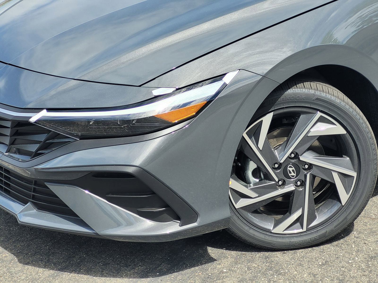 New 2025 Hyundai Elantra SEL image 2