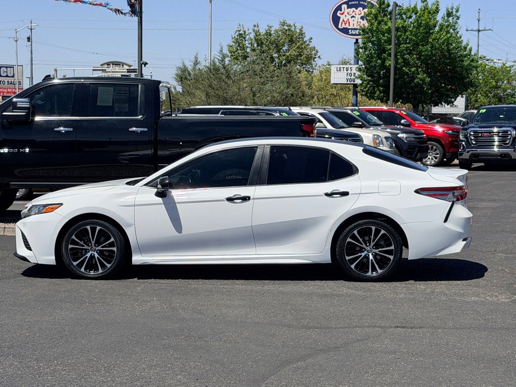 Used 2018 Toyota Camry SE FWD image 25