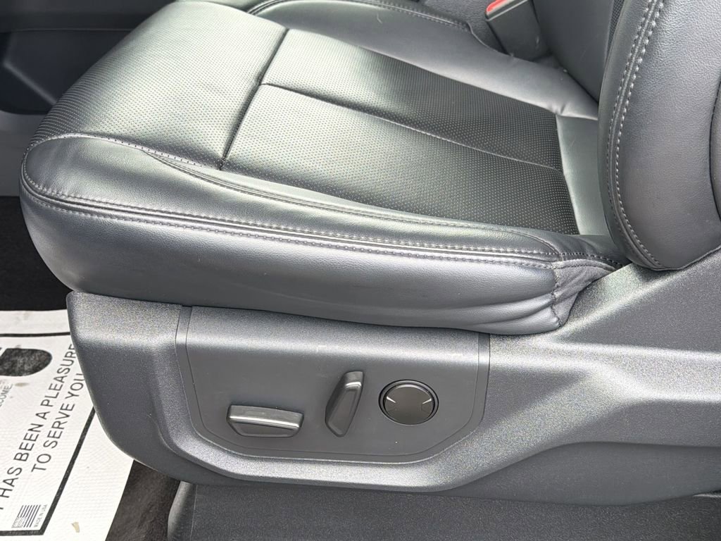 Used 2023 Ford Expedition Max XLT image 14