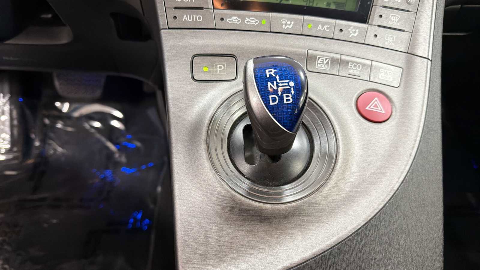 Used 2015 Toyota Prius Persona Series FWD image 22