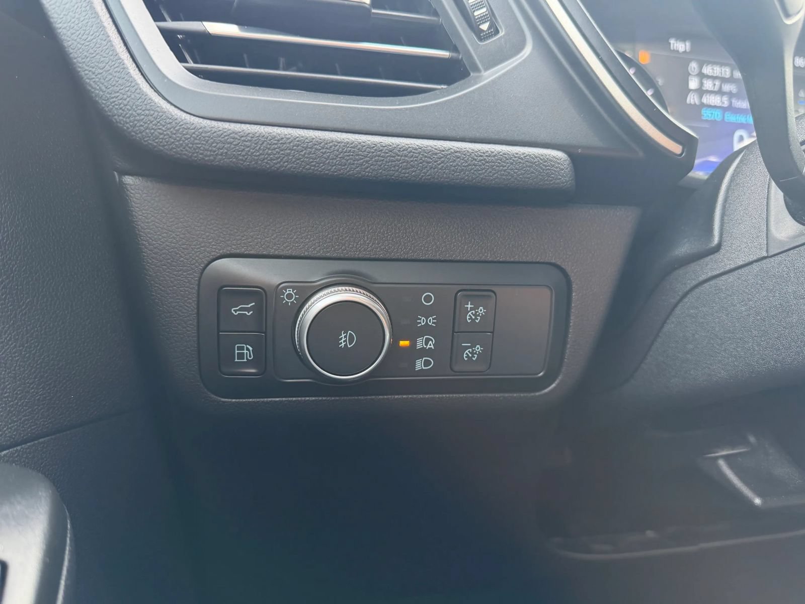 Used 2022 Ford Escape SEL FWD image 21