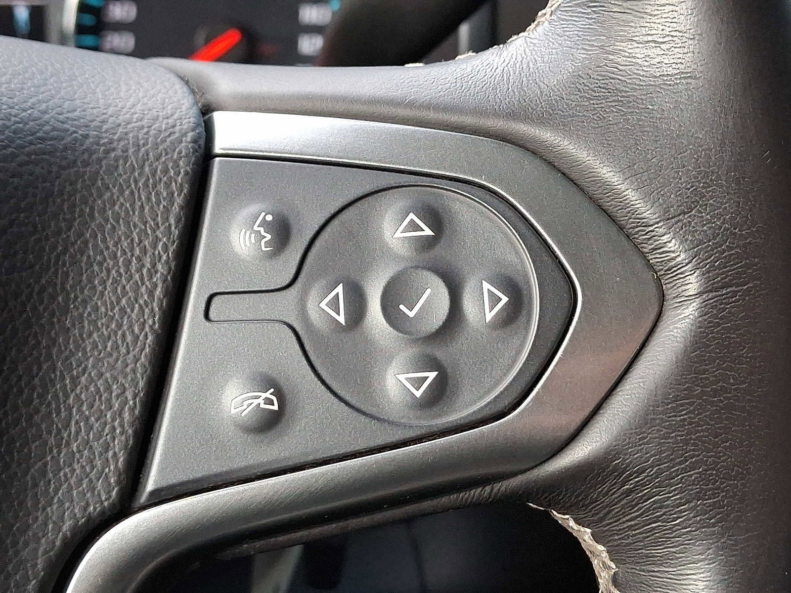 Used 2018 Chevrolet Silverado 1500 LT w/ Max Trailering Package image 14