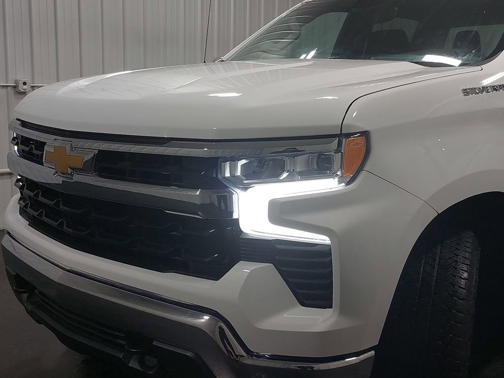Used 2023 Chevrolet Silverado 1500 LT image 30