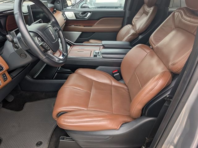 Used 2022 Lincoln Navigator Reserve image 8