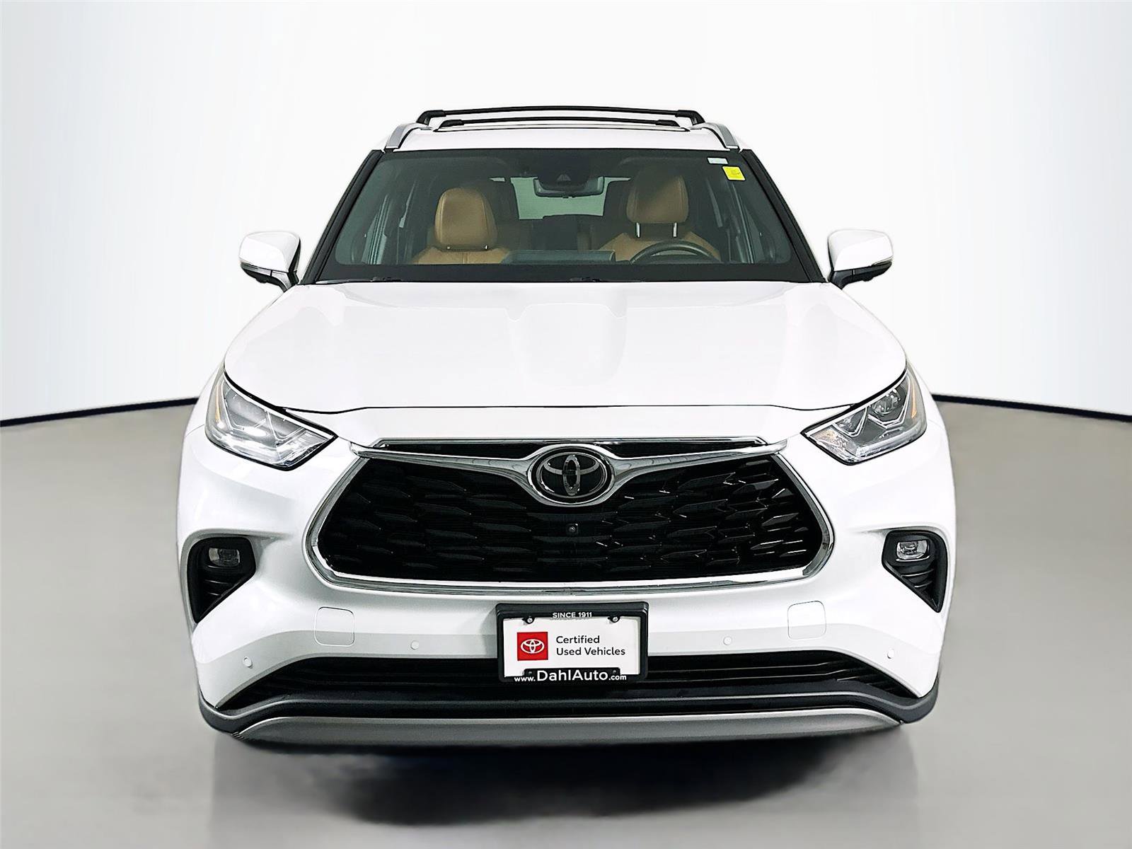 Used 2025 Toyota Highlander Platinum image 3