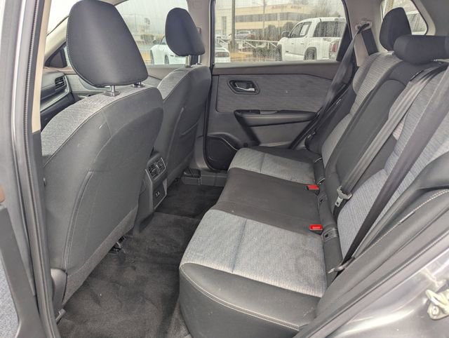 Used 2023 Nissan Rogue SV image 12