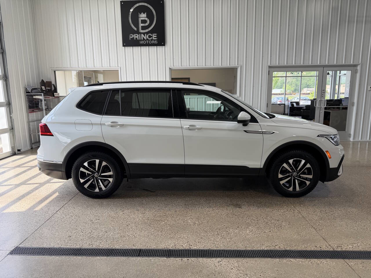 Used 2024 Volkswagen Tiguan S AWD/4WD image 35