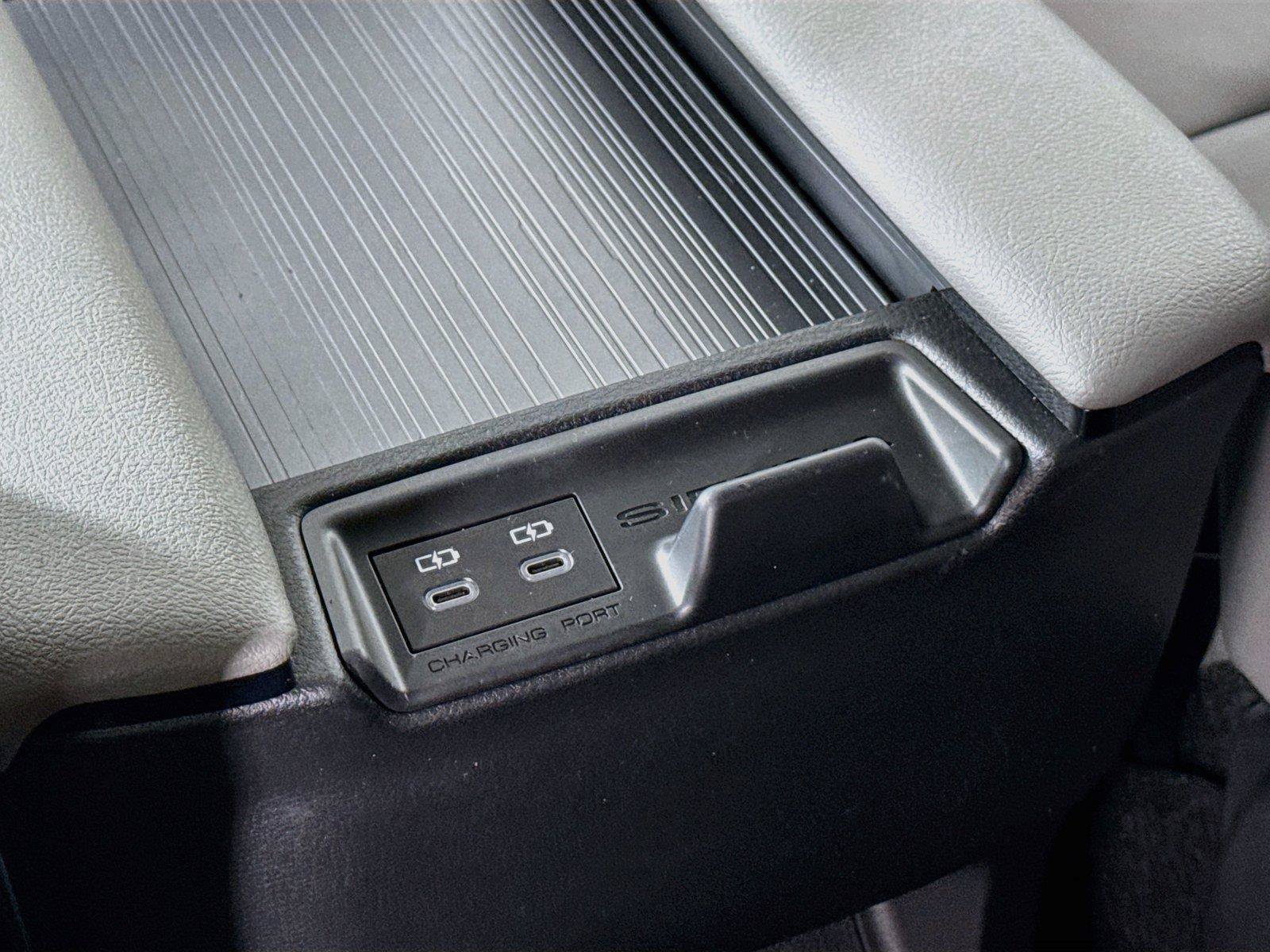 Certified 2026 Toyota Sienna XLE FWD image 39