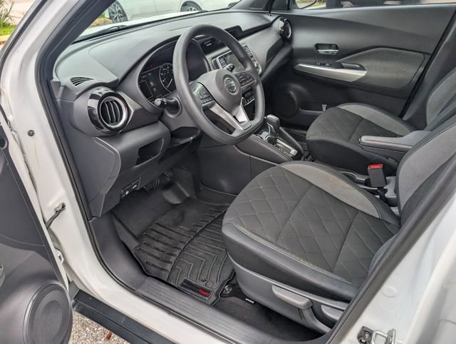 Used 2020 Nissan Kicks SV image 11