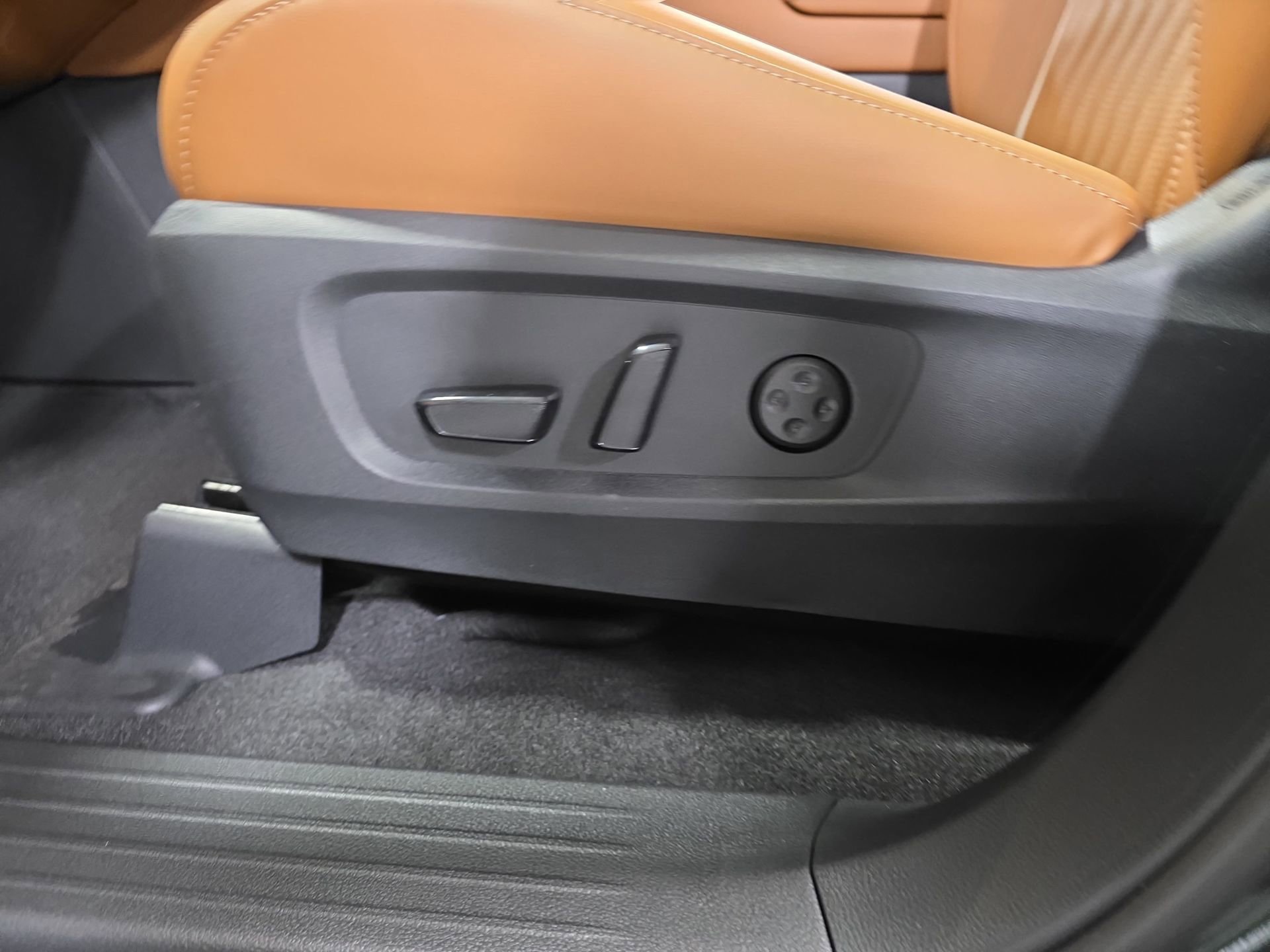 New 2026 INFINITI QX60 Autograph w/ Dark Cargo Package image 28