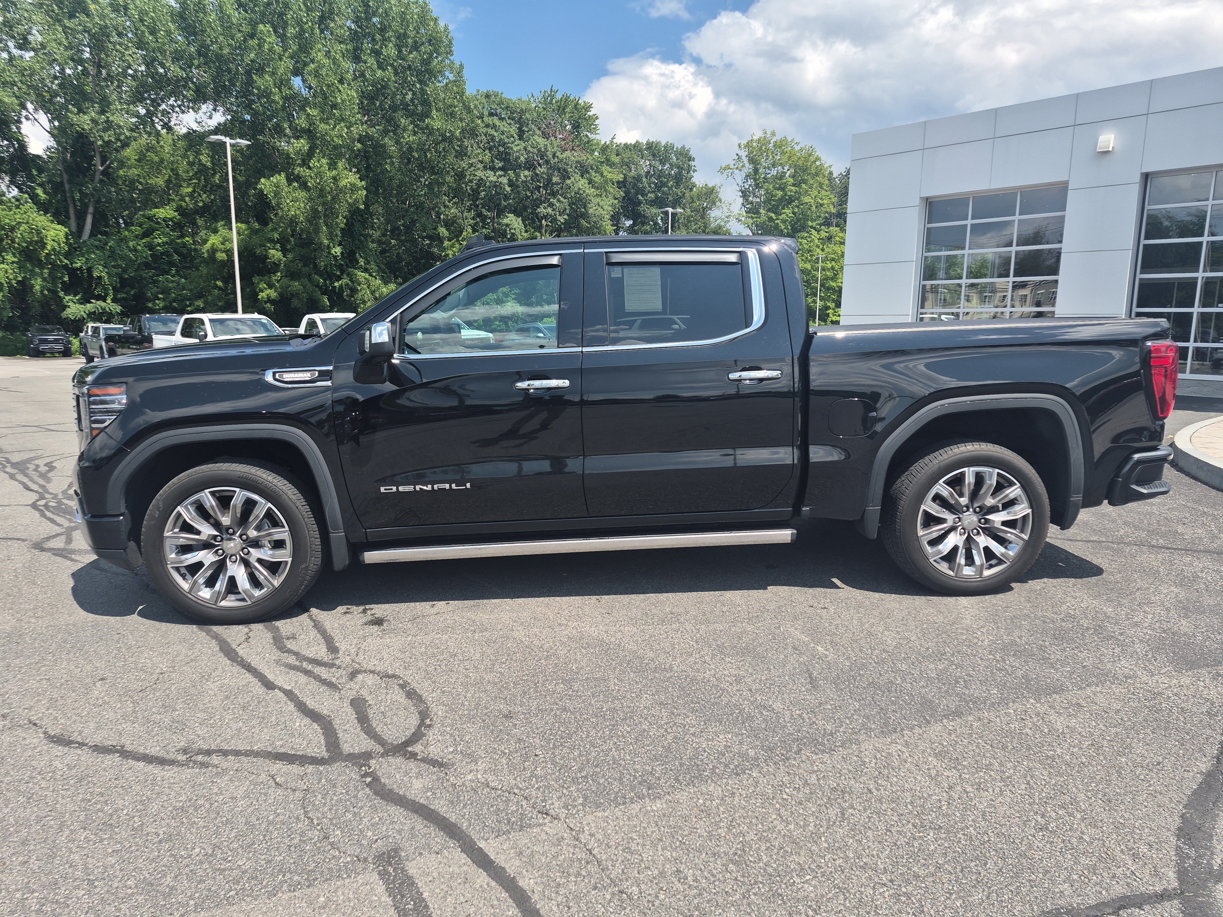 Certified 2023 GMC Sierra 1500 Denali w/ Denali Reserve Package AWD/4WD image 2