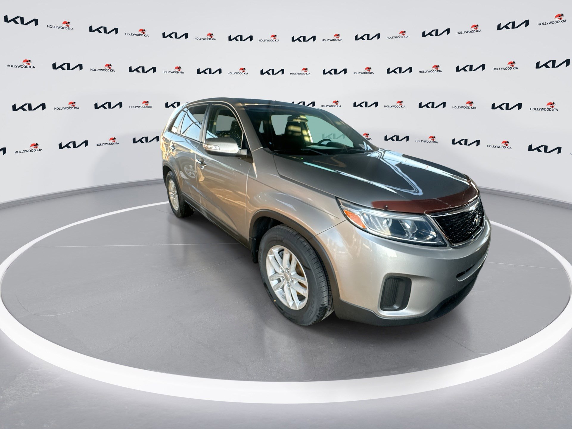 Used 2014 Kia Sorento LX image 2
