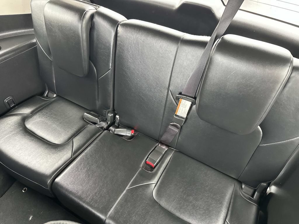 Used 2024 Nissan Armada SL w/ Captain's Chairs Package AWD/4WD image 13